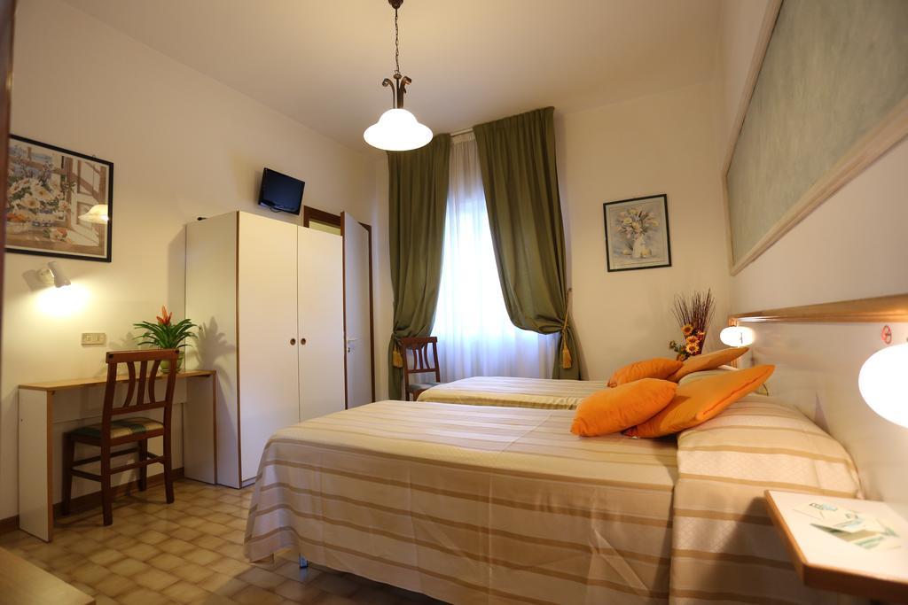Hotel Vignola Assisi Exterior photo