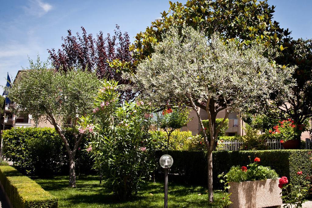 Hotel Vignola Assisi Exterior photo