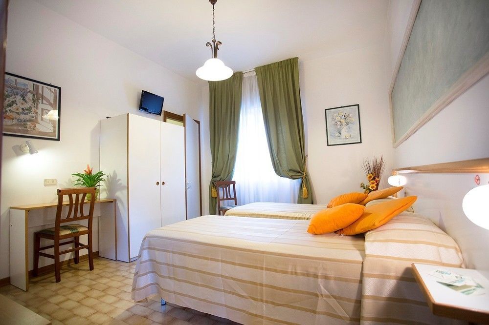 Hotel Vignola Assisi Exterior photo