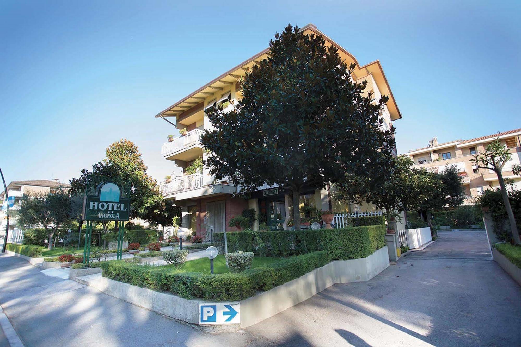 Hotel Vignola Assisi Exterior photo