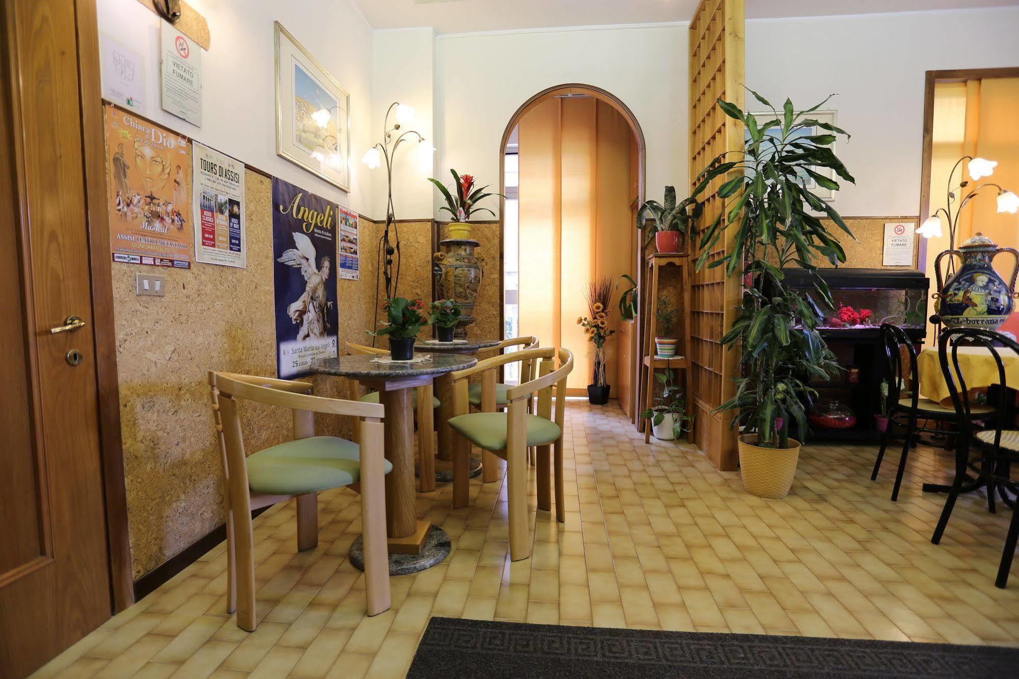 Hotel Vignola Assisi Exterior photo