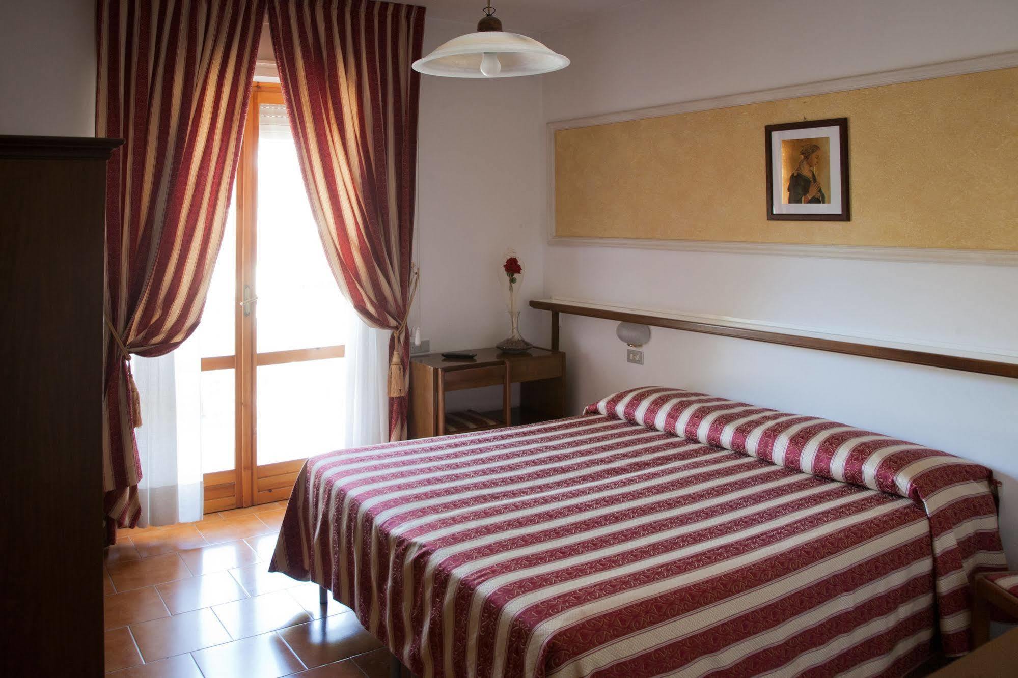 Hotel Vignola Assisi Exterior photo