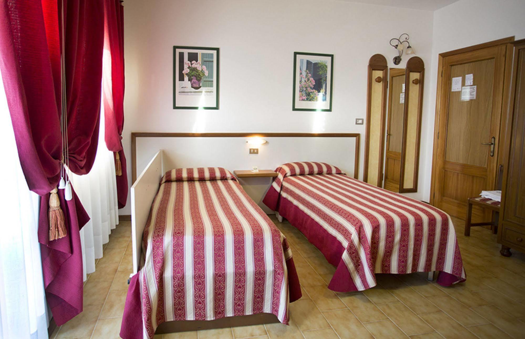 Hotel Vignola Assisi Exterior photo