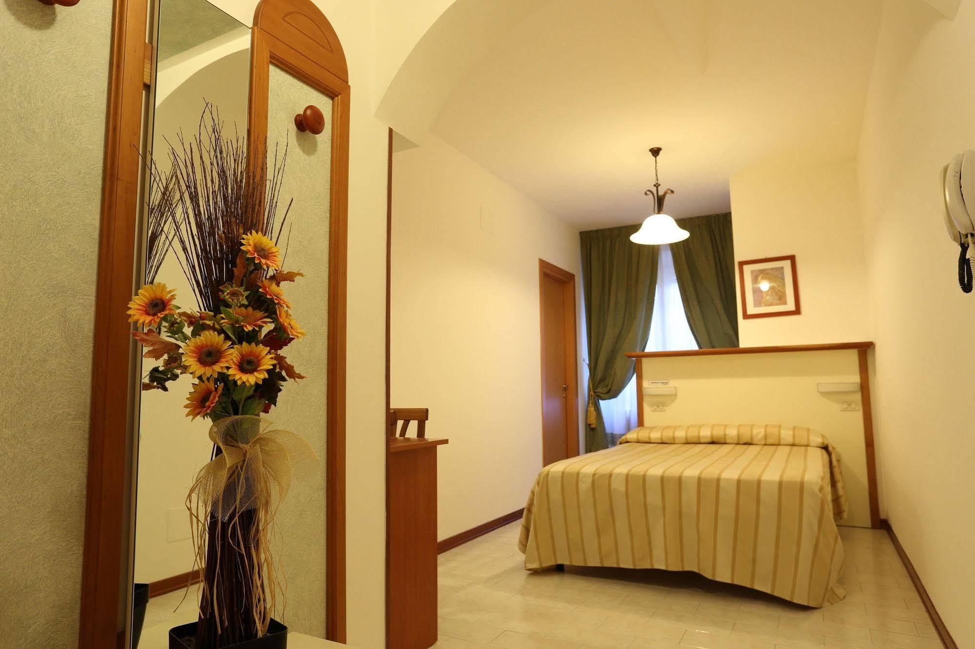 Hotel Vignola Assisi Exterior photo