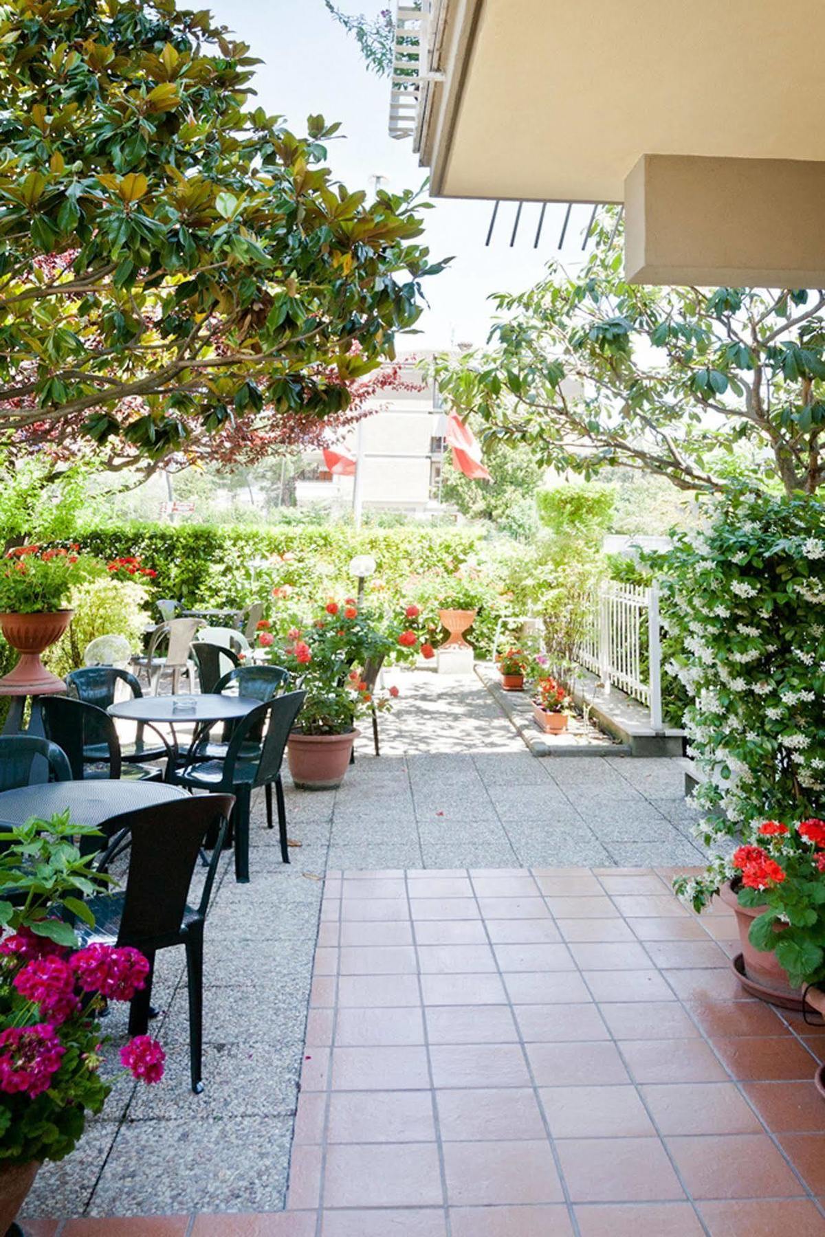 Hotel Vignola Assisi Exterior photo